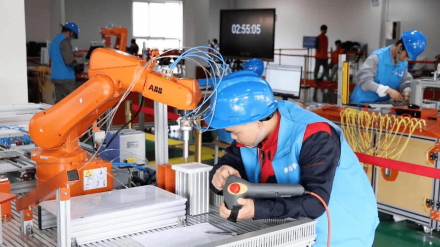 和制造业转型升级,工业机器人作为智能制造的重要实现者,在汽车,电子